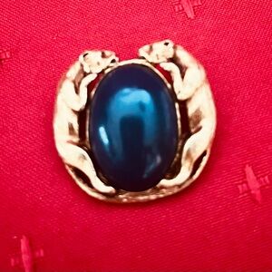 Vintage Alva Museum Replicas Gold brooch